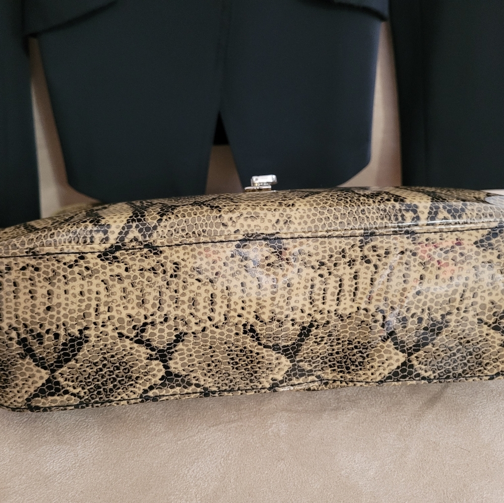 Salvatore Ferragamo Yellow and Black Snakeskin-Print Shoulder Bag - Picture 7 of 10